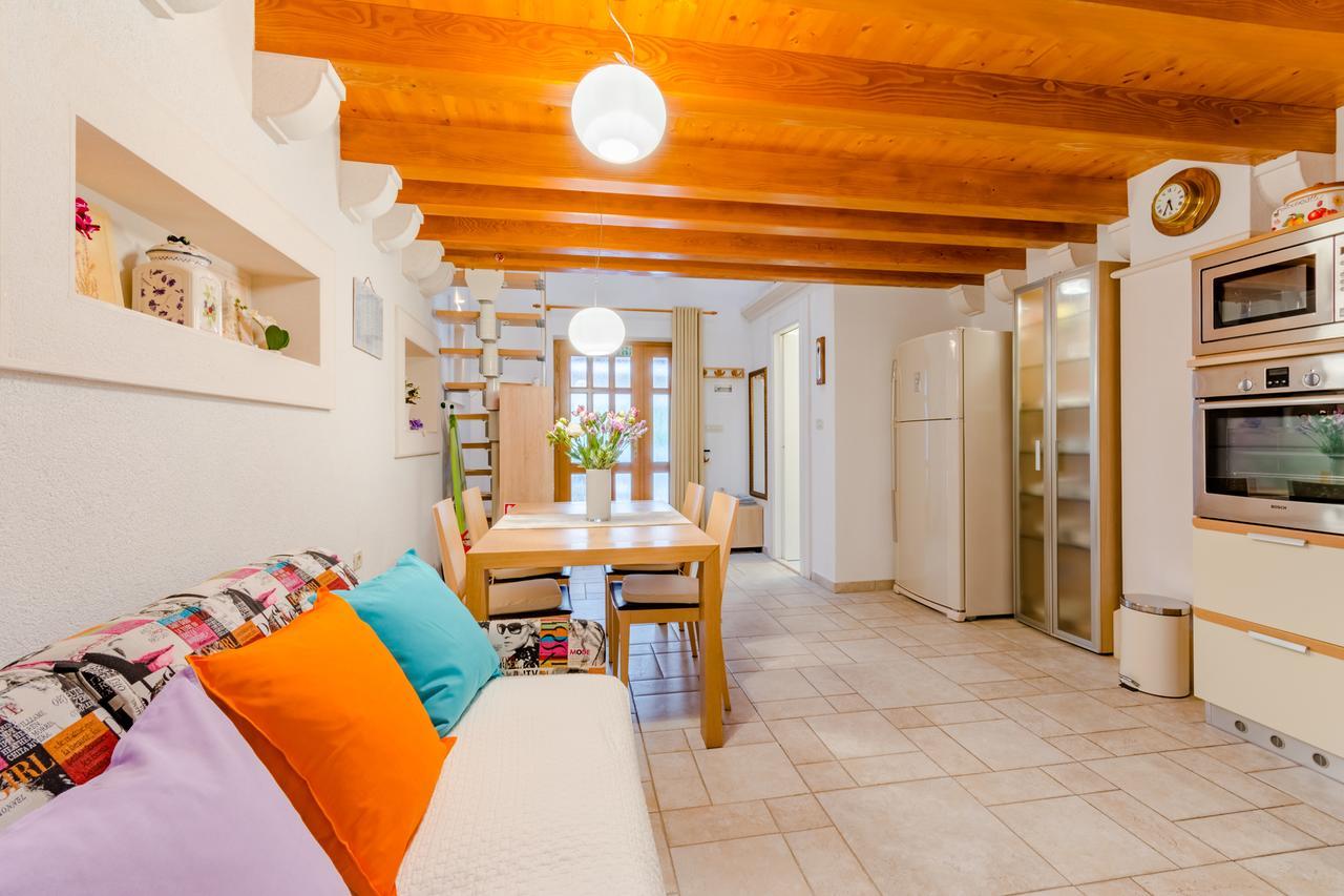Apartments Villa Camellia - Adults Only Supetar Exterior foto