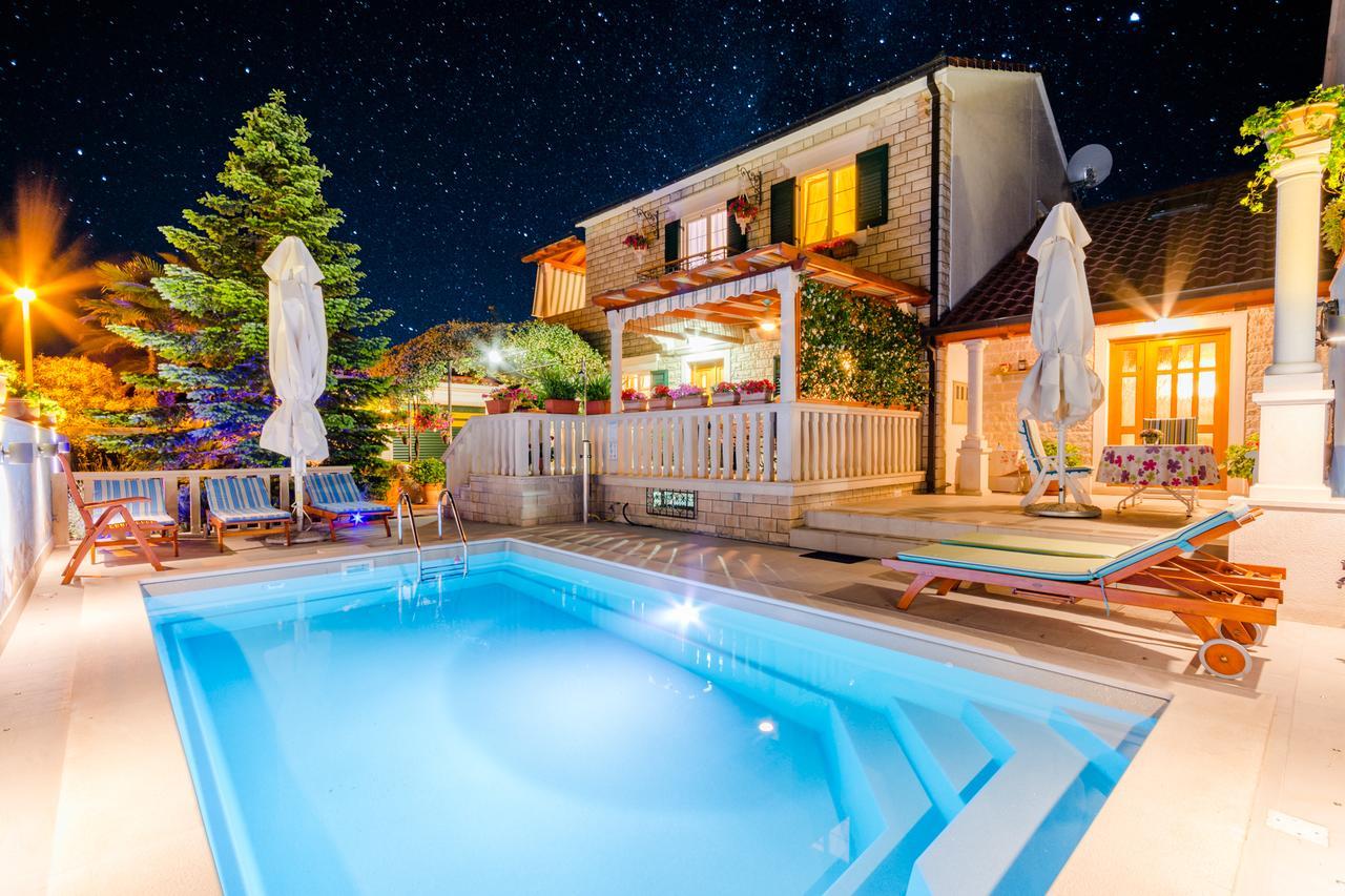 Apartments Villa Camellia - Adults Only Supetar Exterior foto